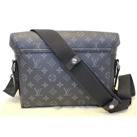 black louis vuitton side bag.